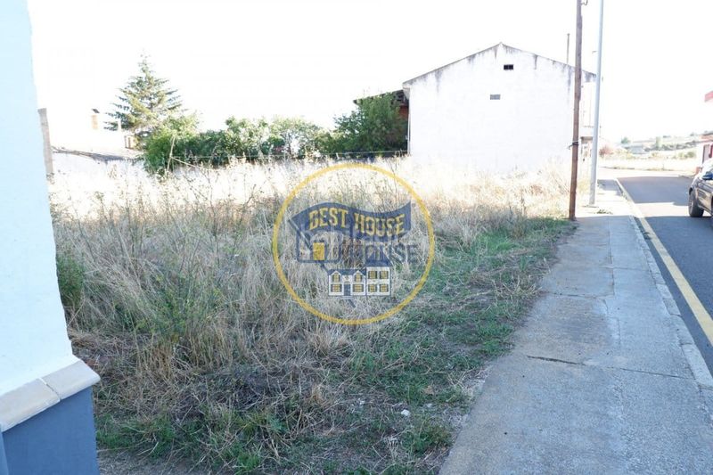 Foto e24f2db2-e300-482c-b3fb-0c1e5737dd63. Terreno residencial suelo sin edificar en venta en Armunia. en León