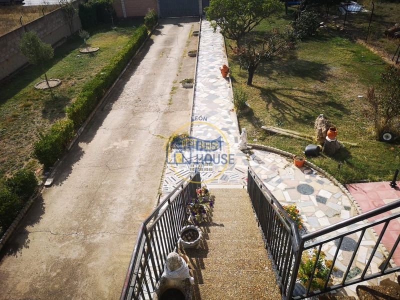 Foto 851654eb-fdd1-4262-95b5-80d06a9954fa. Casa amb calefacció a Puente Castro León