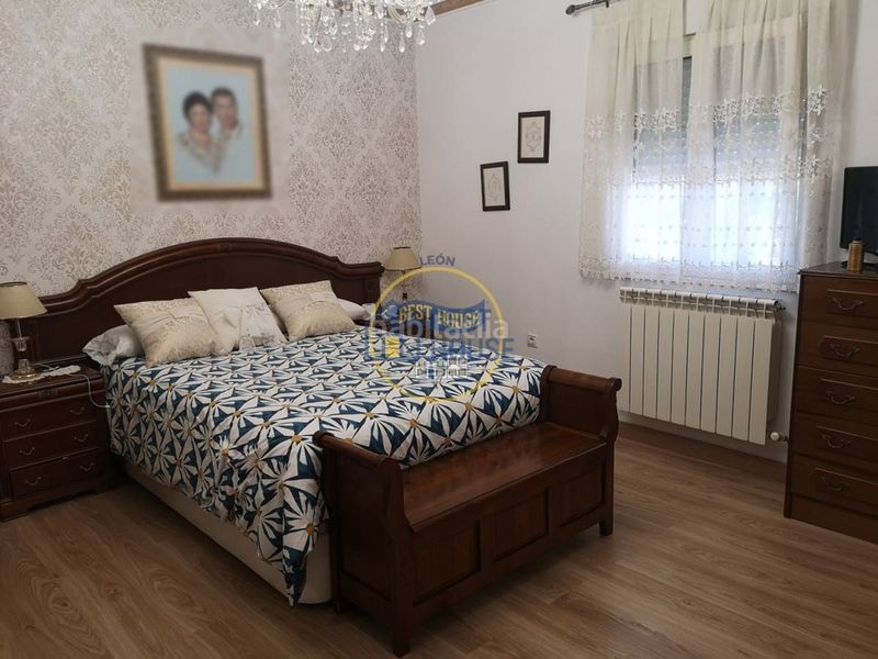 Foto e984e243-91ae-46f8-8dde-5bbb48d1f415. Casa amb calefacció a Puente Castro León