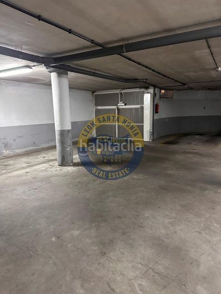 Foto e5b38eda-cbbc-4ea3-a032-7a44ed279a08. Autoparkplatz in Las Eras de Renueva León
