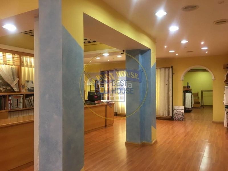 Foto 31d4bd43-81a4-4914-ba39-b1a40e6b8b54. Local comercial a Centro Ciudad León
