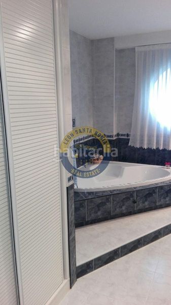 Foto 5a18ceb9-6f96-4a6d-9f71-5c086f2b501e. Casa se vende chalet en las lomas, con vistas de todo león. en Valdefresno
