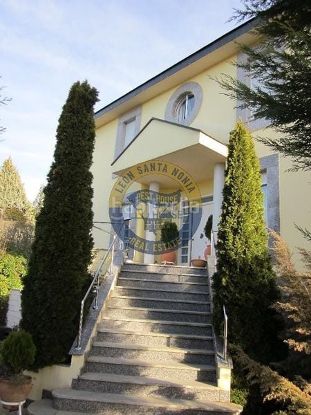 Foto 655818eb-2bbb-4a2c-a78b-ec4f240ea4cf. Casa se vende chalet en las lomas, con vistas de todo león. en Valdefresno