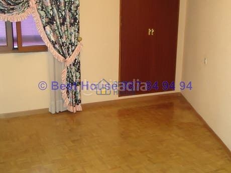 Foto ed28a50d-877e-4536-a678-4bd5d5bce036. Pis amb calefacció aparcament a Armunia León