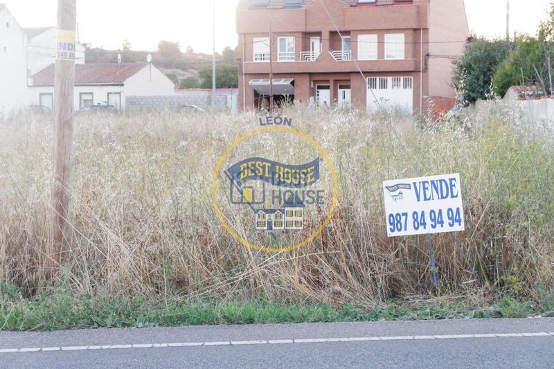 Foto ee09570c-fd16-4802-ab43-600d53575b3e. Terreny residencial a Armunia León