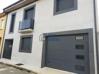 Casa a Villaquilambre. Casa a la venta en robledo de torío.