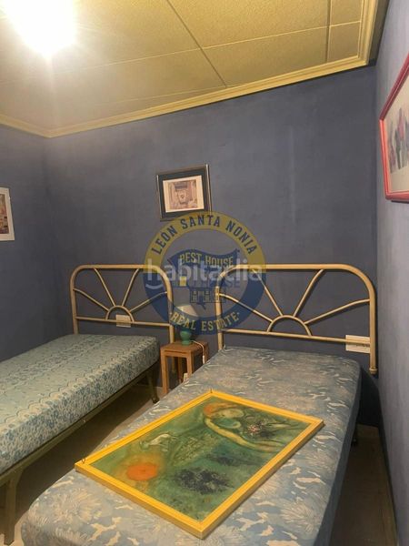 Foto acfae736-f80c-460e-8d47-795c105b16f1. Casa amb calefacció a Carucedo