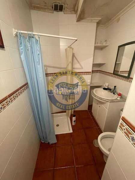 Foto e78b2198-8e48-4c35-b66d-4a2568cac0bc. Casa amb calefacció a Carucedo
