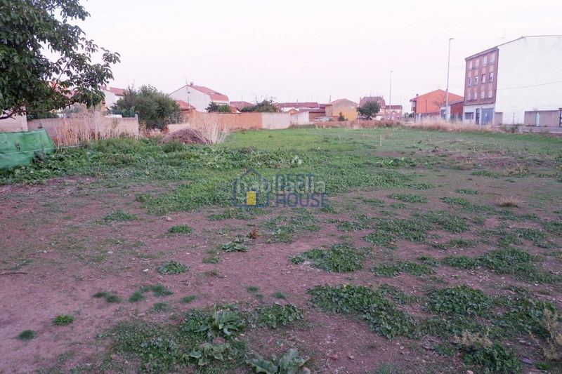 Foto 02aa278c-5b4a-4e71-9382-f39fec90b0eb. Terreny residencial a Armunia León