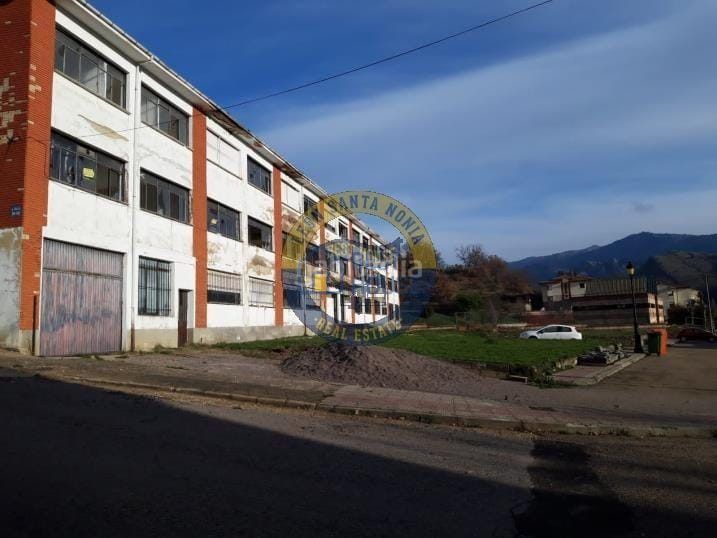 Foto cc6c558b-97e8-49fd-b40e-54cff27cf5af. Local comercial a Sabero