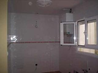 Rez-de-chaussée à San Claudio - La Chantría. Apartamento en planta baja en la zona de la chantría.