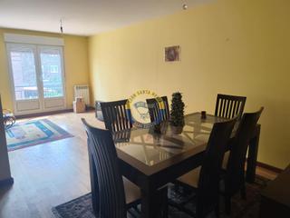 Maison jumelée à Trobajo del camino. Chalet adosado de 182 metros útiles, con jardín de 50 metros, en