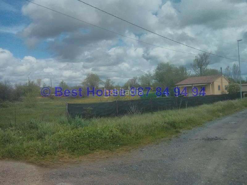 Foto 89fa3dac-438b-4165-aedb-12e331b5efd5. Masia amb aparcament a Valdefresno