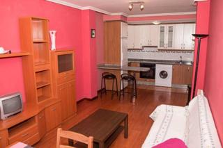 Rez-de-chaussée à Trobajo del Cerecedo. Apartamento entresuelo en trobajo del cerecedo.