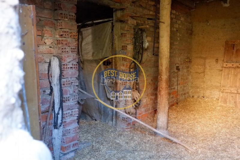 Foto 6e8fba2d-cba6-48d8-ad32-1b4b9e19f479. Masia a Armunia León