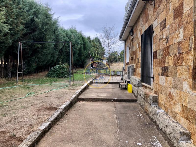 Foto a9cb06cc-3e53-4996-bcb2-0cd26e6bde63. Xalet amb calefacció aparcament a Garrafe de Torío