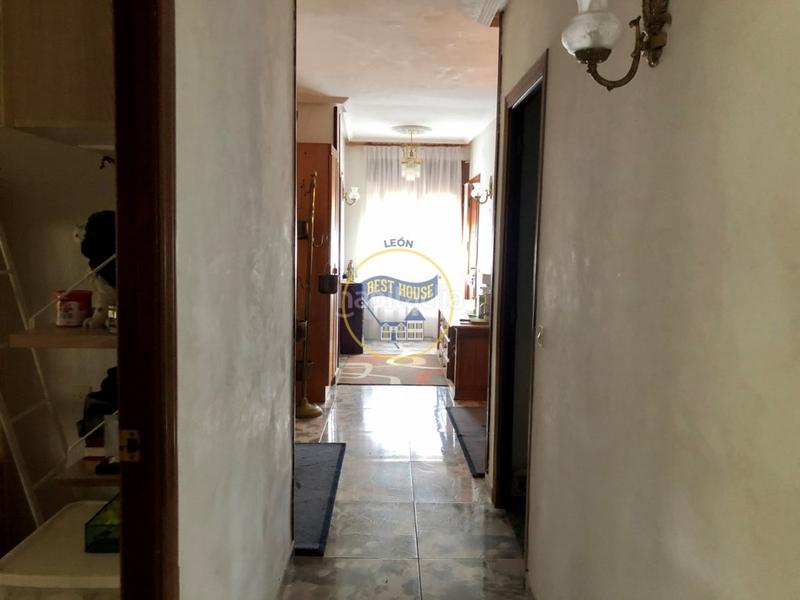 Foto d8b7c664-4ea7-4e80-b32a-1264fb9b3aa1. Xalet amb calefacció aparcament a Garrafe de Torío