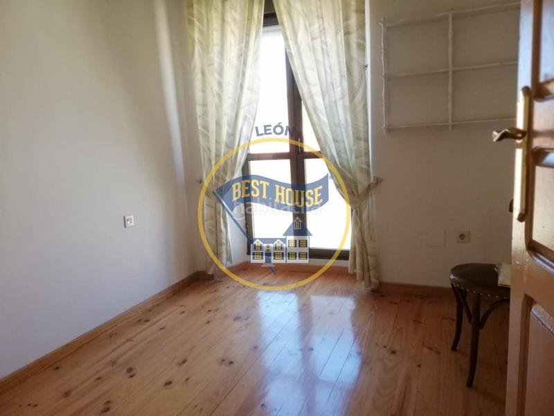 Foto a436f86d-e965-4502-8268-f051839f7a36. Casa amb aparcament a Rioseco de Tapia