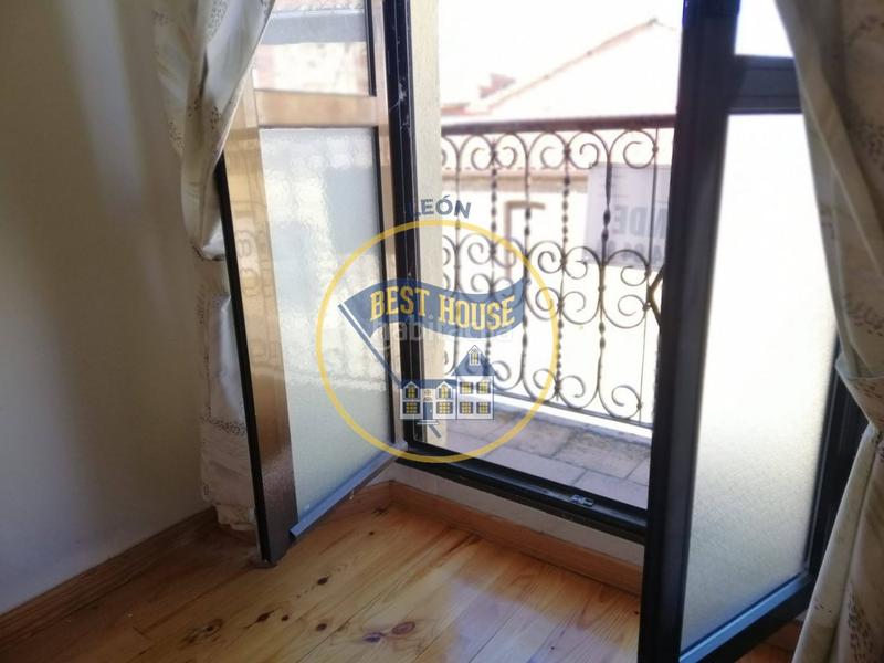 Foto a829f774-99e1-4527-a6a1-9e62ed67c192. Casa amb aparcament a Rioseco de Tapia