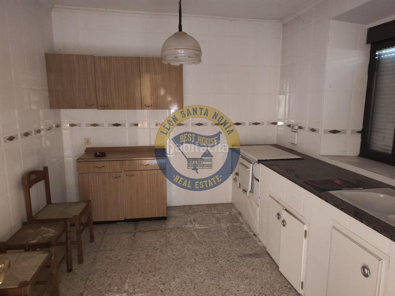 Foto b10f1d8f-8113-44e2-a8aa-e131eb0f0c81. Casa amb aparcament a Rioseco de Tapia