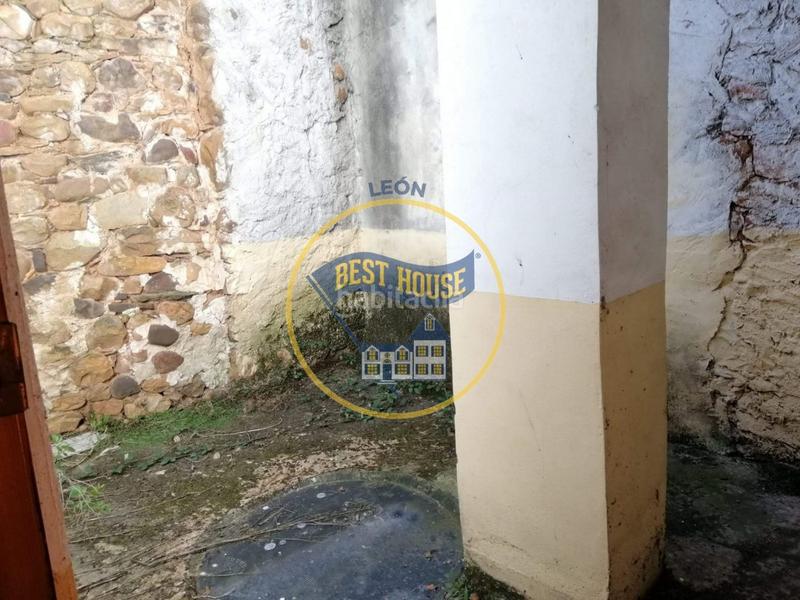 Foto b51f903a-c756-4f33-85eb-e638c113a16a. Casa amb aparcament a Rioseco de Tapia