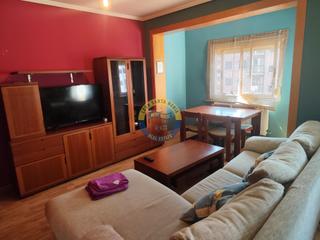 Appartement à La Lastra. Apartamento reformado en la chantría.