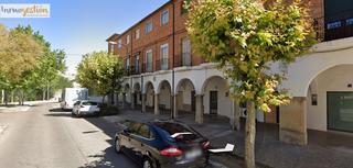 Casa  Plaza porticada. Se vende casa con patio en valladolid