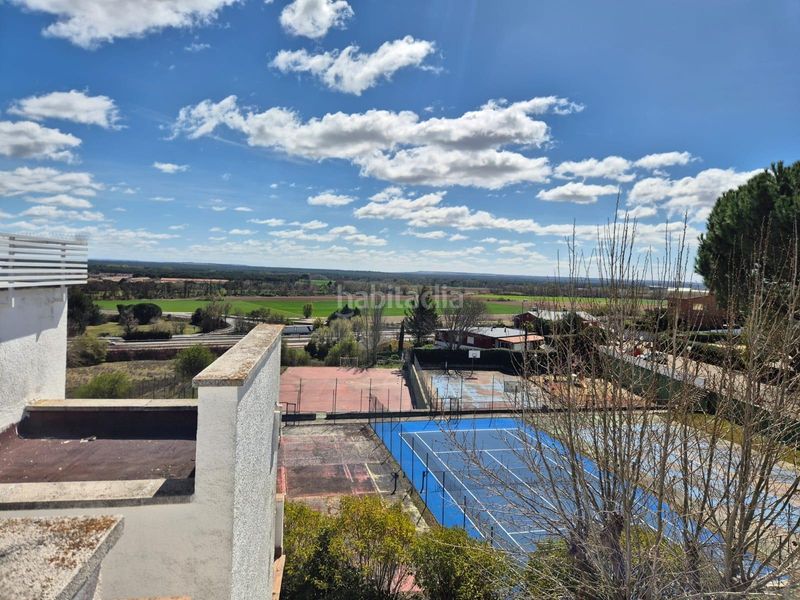 Foto 3560f705-fec6-460d-b969-81da91fb7652. Casa amb calefacció aparcament piscina a Simancas