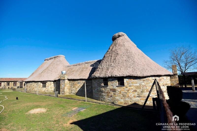 Foto 08891db5-c8f3-49d5-9e33-da8e5ff2343f. Edificio en arcahueja en Valdefresno