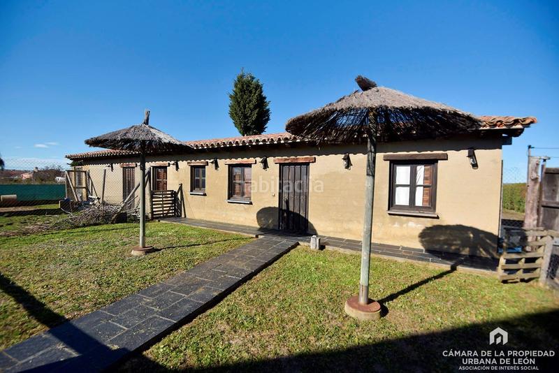 Foto 6ce0077c-c2c7-4d62-8eb6-85b798aafd7b. Edificio en arcahueja en Valdefresno