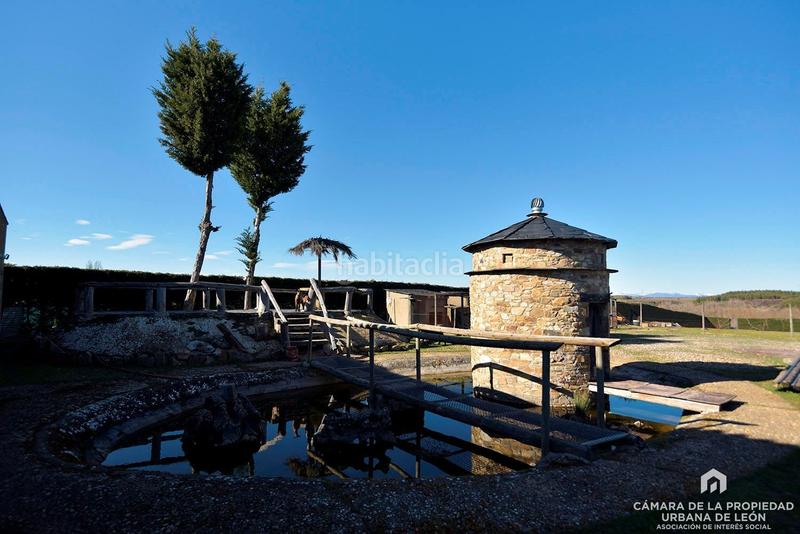 Foto 958728a4-e97a-46b1-8915-bfb586deb169. Edificio en arcahueja en Valdefresno