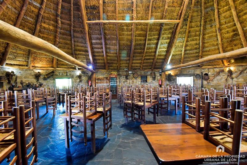 Foto b2c12364-8d1f-4692-aea9-33d92aeedb59. Edificio en arcahueja en Valdefresno