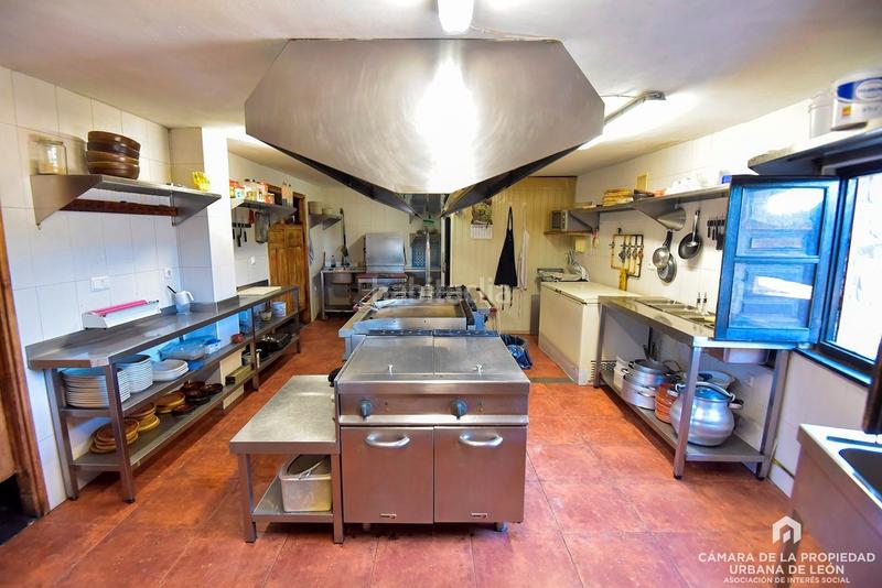 Foto bec70122-b0a7-4aa9-995b-3e7e278cc32f. Edificio en arcahueja en Valdefresno