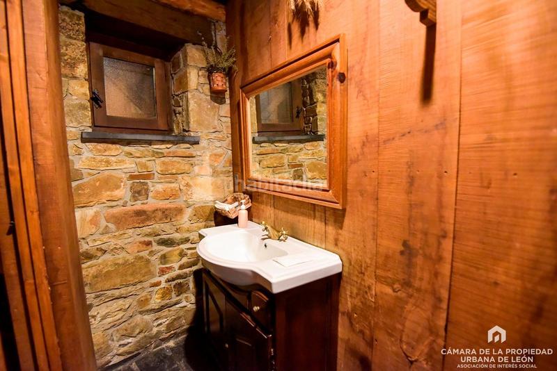 Foto d1f4b33a-b4e6-450e-9a5f-009666d1a61a. Edificio en arcahueja en Valdefresno