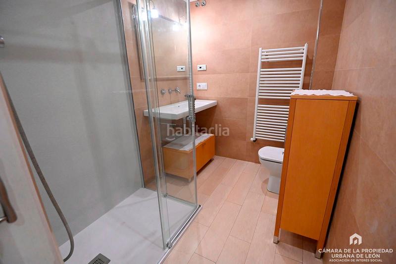 Foto 22831d55-7e4d-4b06-8c1c-6f448d2bdc43. Lloguer pis amb calefacció aparcament a Casco Antiguo León