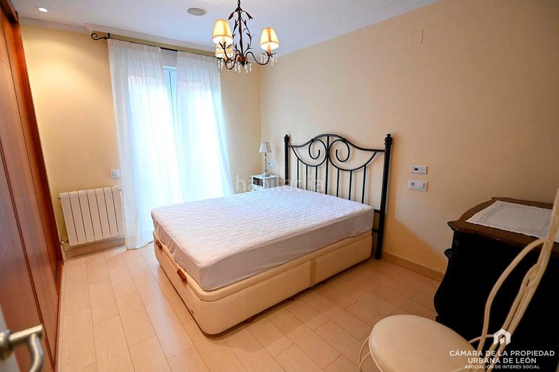 Foto c84fafe8-59b0-43b5-94de-487b8f8a114d. Miete etagenwohnung mit heizung parking in Casco Antiguo León