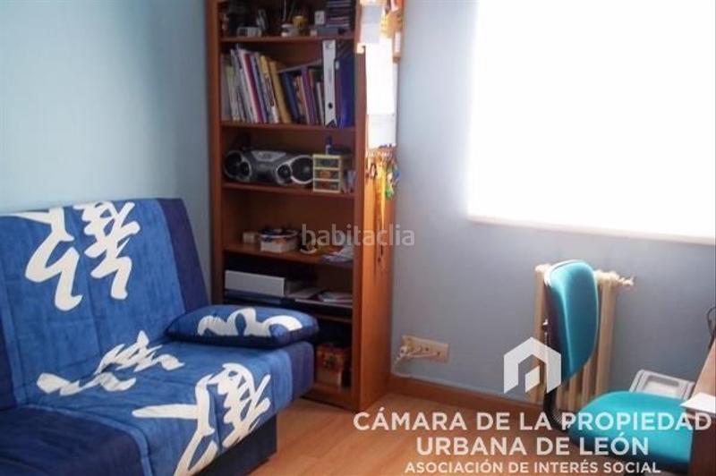 Foto e5b5f11e-82bb-4a8c-a03c-f053bbae75be. Pis amb calefacció a Centro Ciudad León