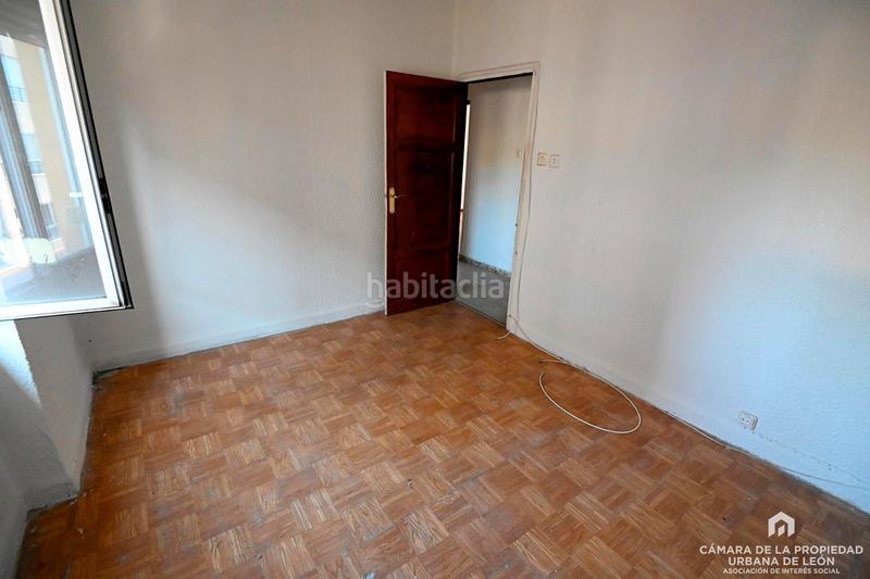 Foto 158153ea-4b57-453a-b356-83f3fdfaee33. Edificio en Crucero León