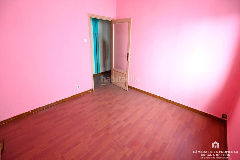 Foto 1b43a4b1-9ac8-4781-afdb-61d80978ef71. Edificio en Crucero León