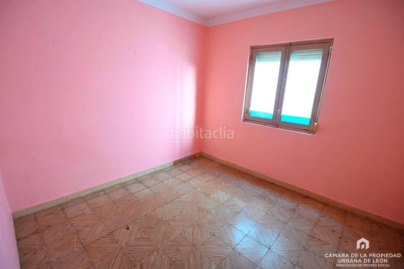 Foto 339fd33f-6f2a-474d-97fe-07bb98055f0f. Edificio en Crucero León