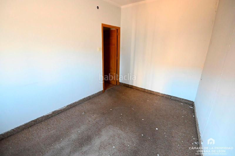 Foto 38747706-9ac7-420f-8e2e-0423dd8ab92a. Edificio en Crucero León