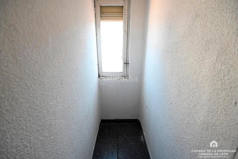 Foto 3a82d9c7-b2d0-4cdb-9371-b5bd8a3a1fa8. Edificio en Crucero León