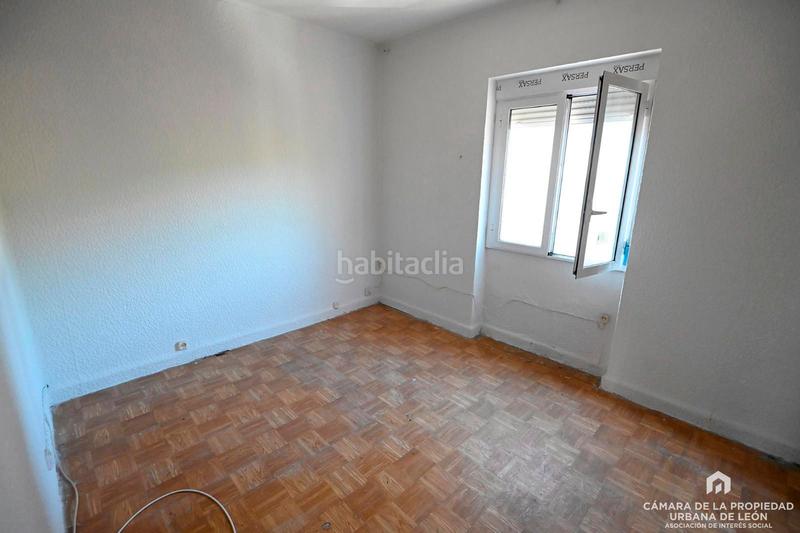 Foto 4990516b-91a3-4bf3-a88e-f2ad290f1184. Edificio en Crucero León