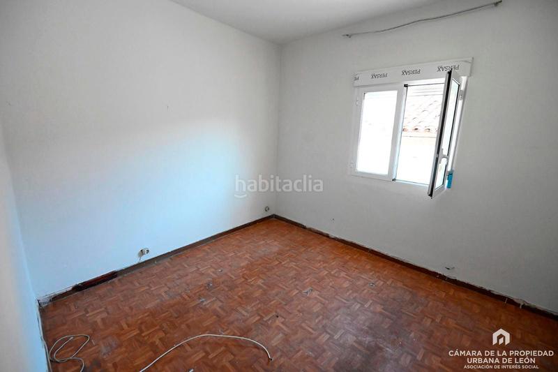 Foto 4ad69b86-60d7-4746-8817-823d980112e7. Edificio en Crucero León