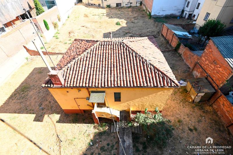 Foto 836196a2-7333-4140-a827-572c5f223575. Edificio en Crucero León