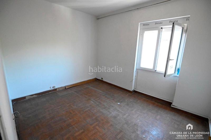 Foto c436534f-e535-4fc9-9404-bbc68fb686d6. Edificio en Crucero León