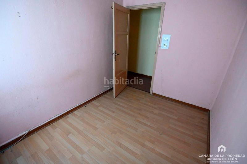 Foto ddd3c04b-0a71-42ed-90e1-d7c05fbe14be. Edificio en Crucero León