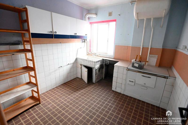 Foto eca7303c-91d5-480f-857e-05d37f55fab8. Edificio en Crucero León