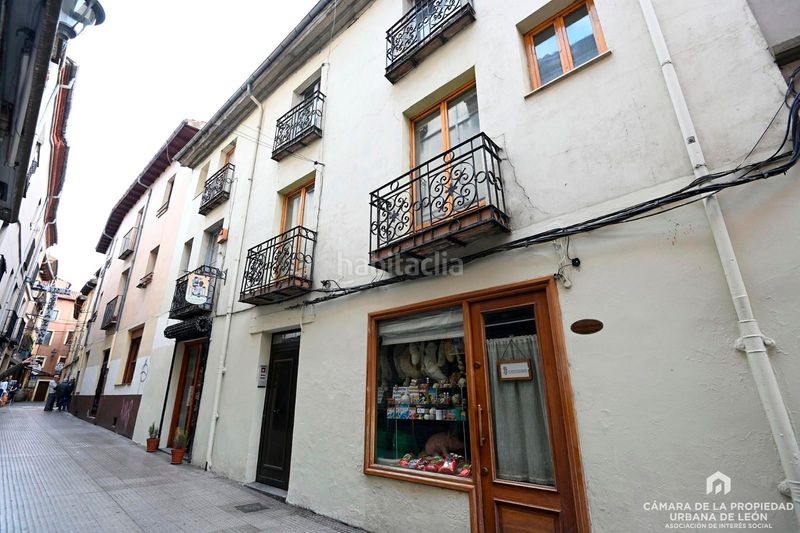Foto bdf44d86-03a0-43bb-a2f9-e84f090f842c. Edifici a Casco Antiguo León