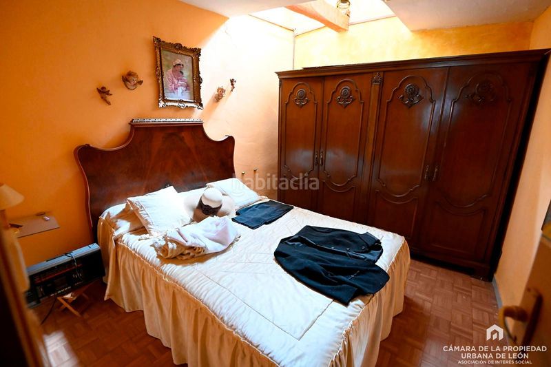 Foto df40ebb6-1ef3-4919-9f78-a2f1cf5b12b6. Edifici a Casco Antiguo León